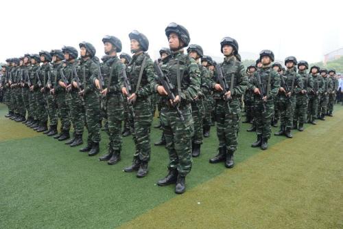 中共中央关于调整中国人民武装警察部队领导指挥体制的决定