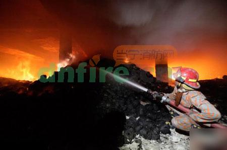 孟加拉工厂火灾伤亡惨重 对3名负责人实施逮捕