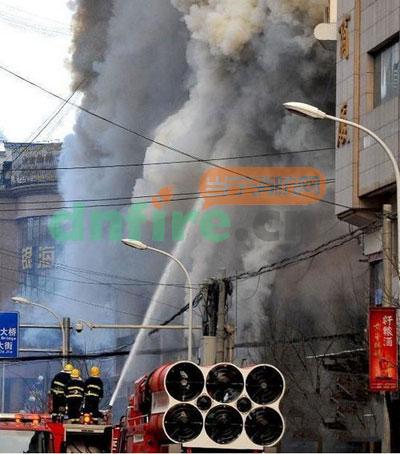 延安国贸大厦12个小时大火 造成3死21伤
