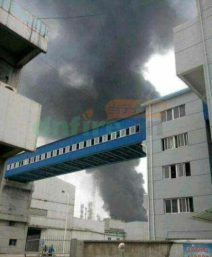 江苏南京一化工厂发生火灾 未有毒气泄漏