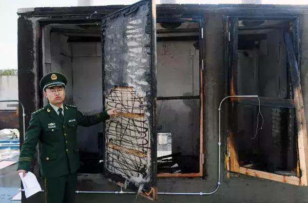 真假防火门