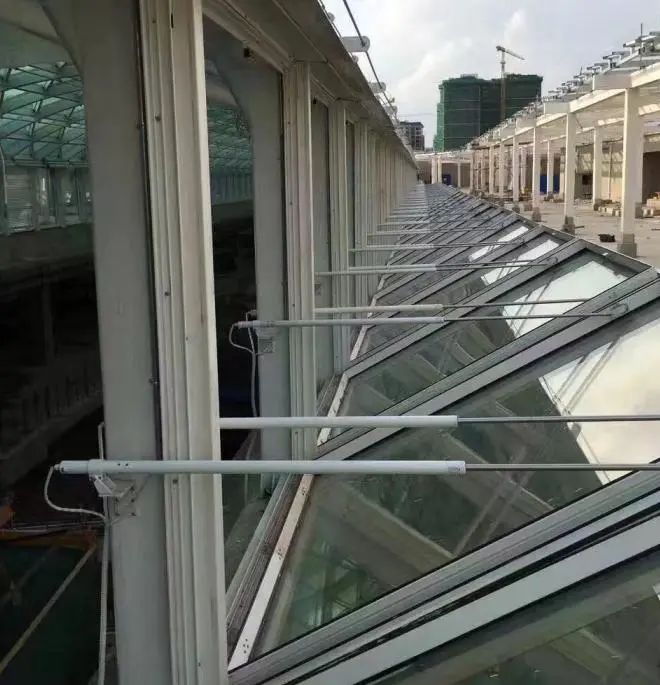电动开窗机的现场安装图